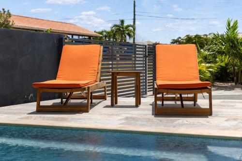 FourVillas with Private Magnesium Pool 3 min to the Beach & Dive Rinse Tank FourVillas with Private Magnesium Pool 3 min to the Beach & Dive Rinse Tank