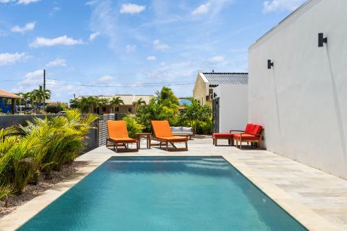 FourVillas with Private Magnesium Pool 3 min to the Beach & Dive Rinse Tank FourVillas with Private Magnesium Pool 3 min to the Beach & Dive Rinse Tank