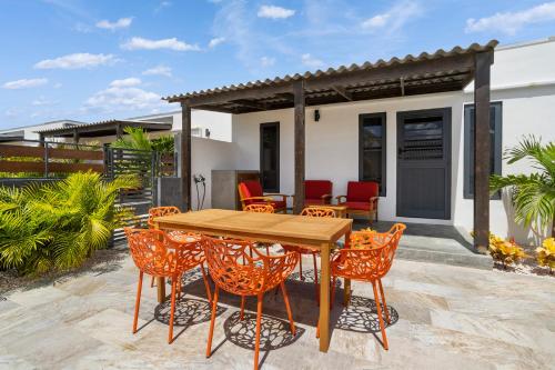 FourVillas with Private Magnesium Pool 3 min to the Beach & Dive Rinse Tank FourVillas with Private Magnesium Pool 3 min to the Beach & Dive Rinse Tank