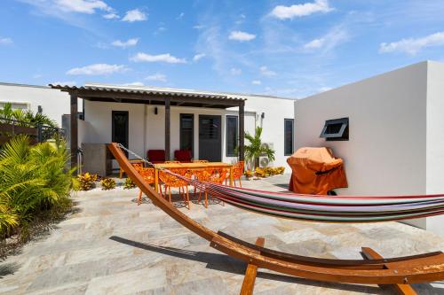 FourVillas with Private Magnesium Pool 3 min to the Beach & Dive Rinse Tank FourVillas with Private Magnesium Pool 3 min to the Beach & Dive Rinse Tank