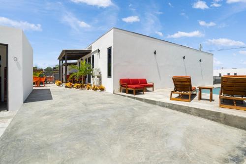 FourVillas with Private Magnesium Pool 3 min to the Beach & Dive Rinse Tank FourVillas with Private Magnesium Pool 3 min to the Beach & Dive Rinse Tank