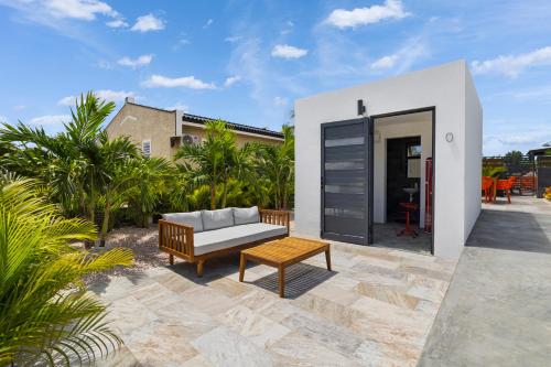 FourVillas with Private Magnesium Pool 3 min to the Beach & Dive Rinse Tank FourVillas with Private Magnesium Pool 3 min to the Beach & Dive Rinse Tank