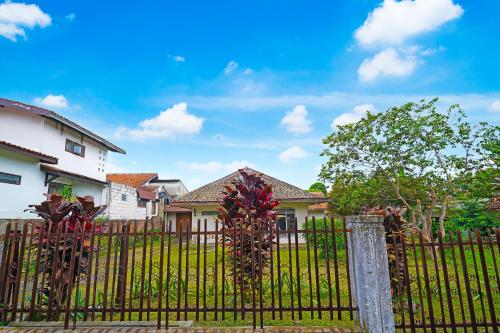 ทางเข้า, OYO Life 92694 Kost Nino in เกเกอร์กาลอง