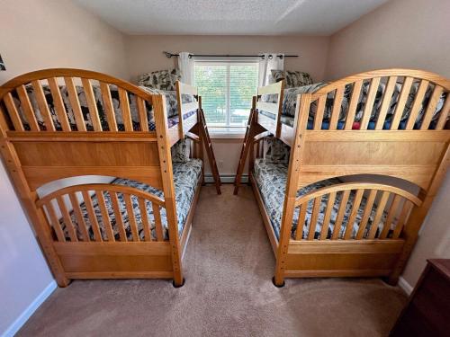 FV21 Warm Fairway Village Townhome - image 3
