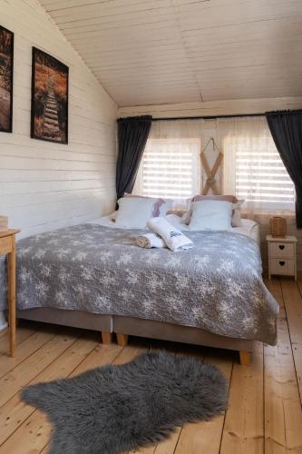 STRÓŻÓWKA SKI&SPA Domek nad rzeką z ogrodem i jacuzzi,narty. STRÓŻÓWKA SKI&SPA Domek nad rzeką z ogrodem i jacuzzi,narty.