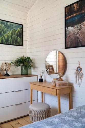 STRÓŻÓWKA SKI&SPA Domek nad rzeką z ogrodem i jacuzzi,narty. STRÓŻÓWKA SKI&SPA Domek nad rzeką z ogrodem i jacuzzi,narty.