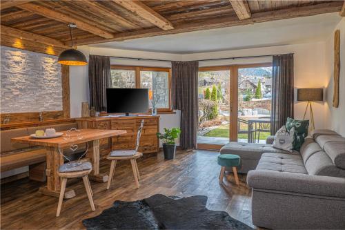 Two-Bedroom Deluxe Apartment
