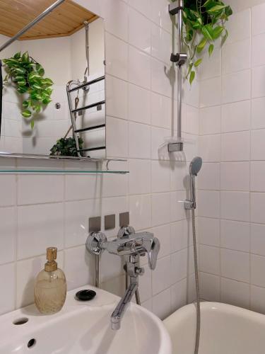 Vintage Studio - Bathtub - 52-inch TV, Helsinki (photo 8)