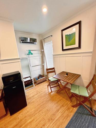 Hilo Town Inn - image 8