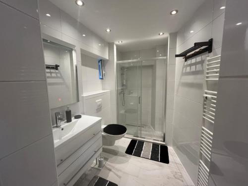 淋浴間, Ferienwohnung am Neumarkt in 奧爾巴赫