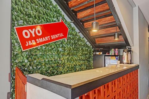 Lobby, Capital O 92765 J&b Smart Sentul in Babakan
