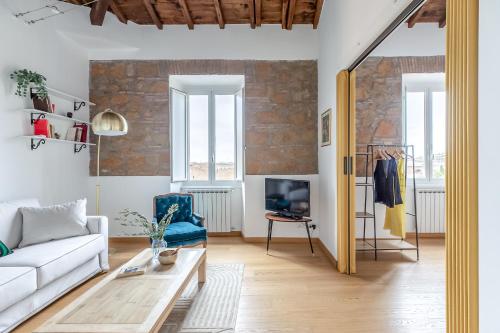 Hostly-Light and Wood Rome Midtown-Near Trevi, Рим (фото 7)
