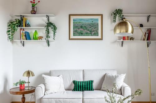 Hostly-Light and Wood Rome Midtown-Near Trevi, Рим (фото 10)