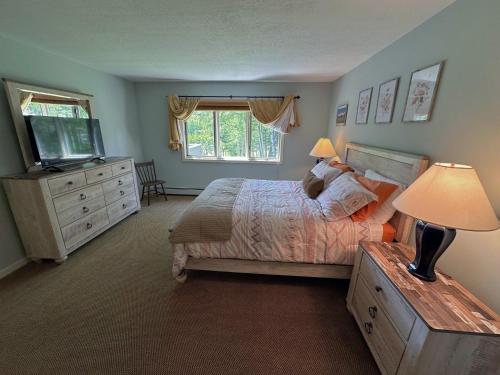 FV27 Luxurious Mt Washington Hotel golf course home - image 13