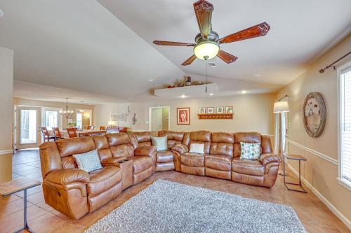 2 Mi to Downtown Work and Play at El Dorado Getaway in 埃爾多拉多