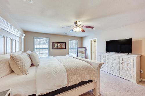 2 Mi to Downtown Work and Play at El Dorado Getaway in 埃爾多拉多