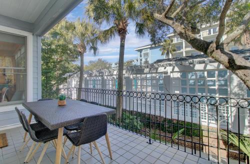 Boardwalk Home 120 by Wild Dunes, in Resort Core in Isle of Palms, USA