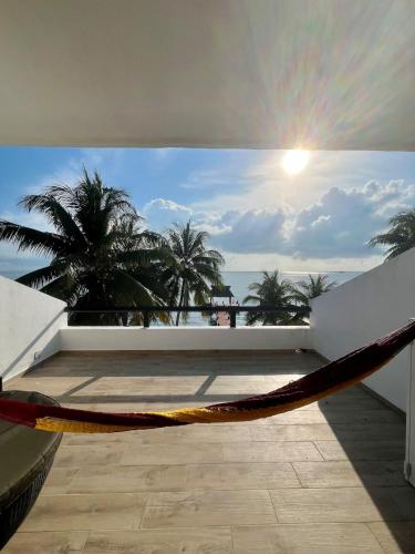 Oceanfront Private Pier Pool Garden Terrace 3BR house, Cancún (photo 9)