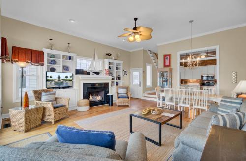 Grand Pavilion 17 by Wild Dunes, Oceanfront Home