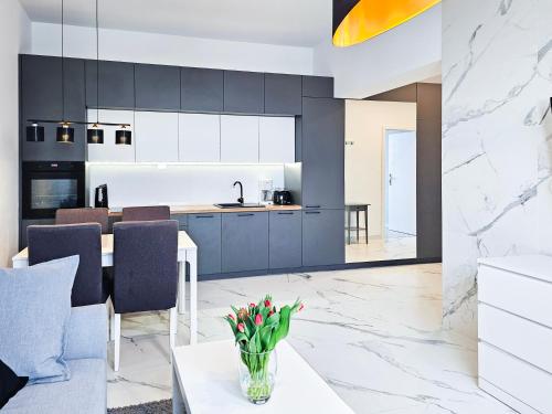 visit baltic - Platan Tower Grey - image 2