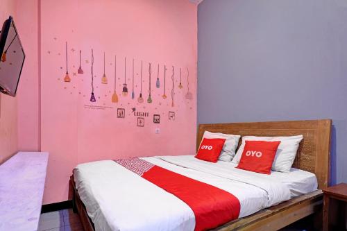 Deluxe Double Room room in OYO Life 92877 Hotel Rainbow 7296