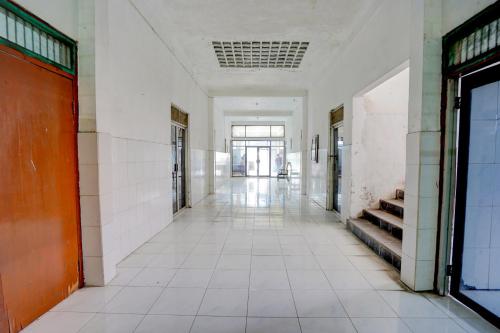 Lobby, Hotel O Homestay Kedamean in Sidoarjo Regency