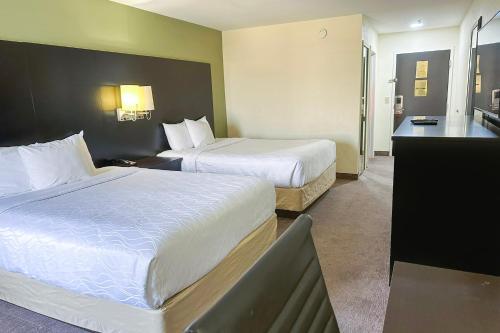 Baymont by Wyndham Rome West - image 8