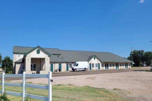 HomeTown Inn By OYO Texhoma OK - image 2