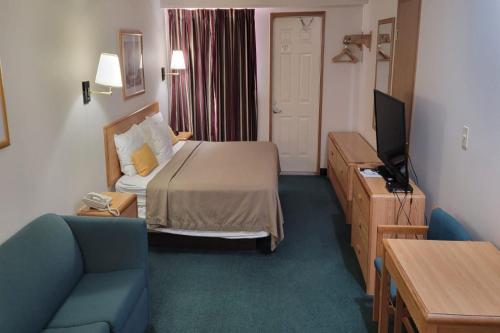 HomeTown Inn By OYO Texhoma OK - image 3
