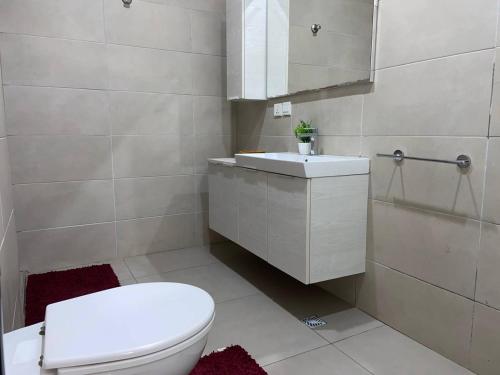 Three-Bedroom Apartment room in Queens View Apartment