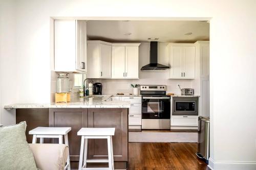 Facilities, Modern 5BR Near West Midtown - Fire Pit - Pet Friendly in Knight Park-Howell Station