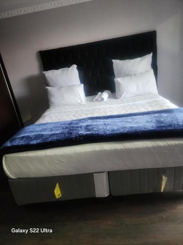 Silent corner guest house, Roodepoort