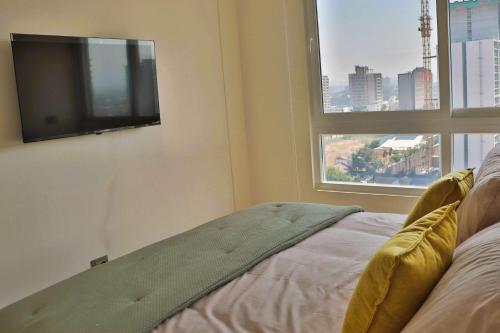 HOM I Nuevo Depto 2D2B Nunoa 4PAX Metro PlazaEgana NEW1014