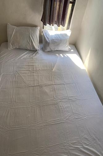 Budget Double Room image 9