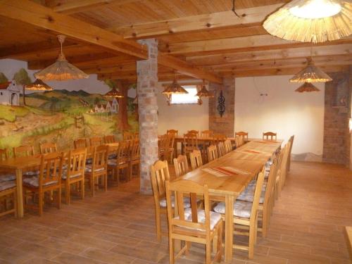 Restorāns, Penzion u Tomčalů (Penzion u Tomcalu) in Tasovice