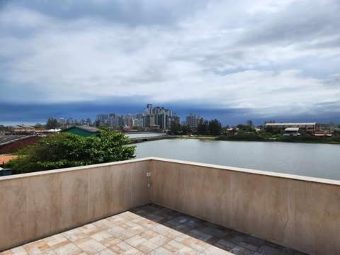 Apartamento - 6 pé na areia proximo a lagoa e rio