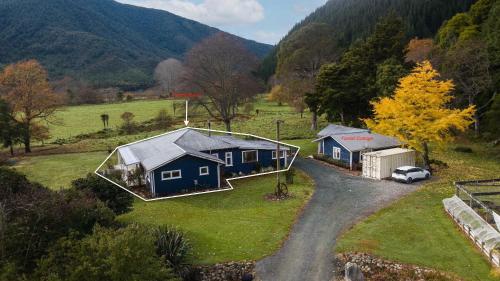 Exterior view, Fantail House Kaiuma Bay - Havelock Holiday Home in Havelock