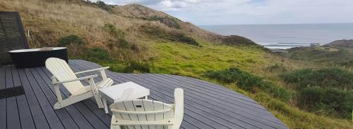 Omgivelser, SeaView Retreat -Amazing Ocean Views and Outdoor bath in Waiuku