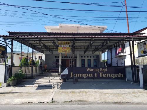Entrance, Hotel O Cempaka Syariah in Medan Selayang