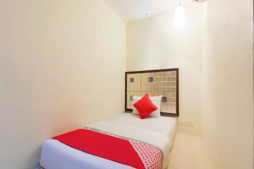 Standard Single Room image 2