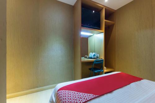 Deluxe Queen Room image 4