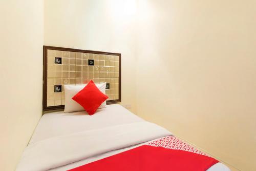 Standard Single Room image 3