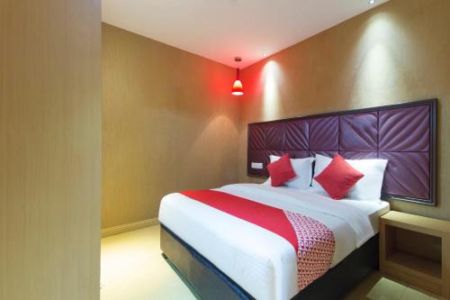 Deluxe Queen Room room in Collection O Shah Alam Formerly SMC I-City