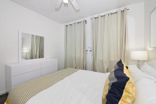 Amazing 4 BR 1 BTH Laundry Dishwasher, New York (Foto 2)