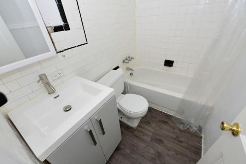Amazing 4 BR 1 BTH Laundry Dishwasher, New York (Foto 5)