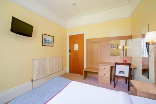 OYO Eagle House Hotel - image 8