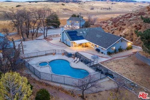 Amazing Escape near LA Meditation Room, Game room, Hot Tub, Pool