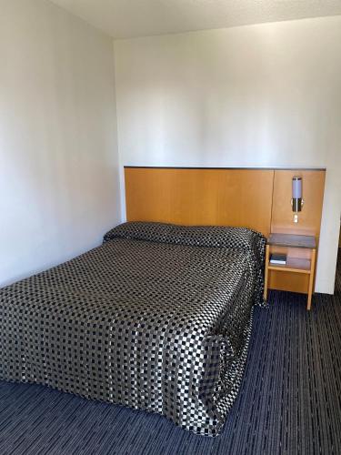 1 queen bed