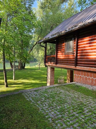 Drinski Maldivi in Podnemić