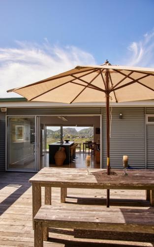 Létesítmények, Ruru House in Great Barrier Island